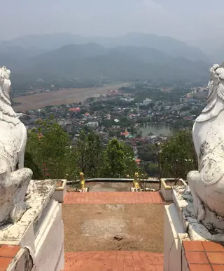Spaziergang zum Tempel Wat Doi Kong Mu